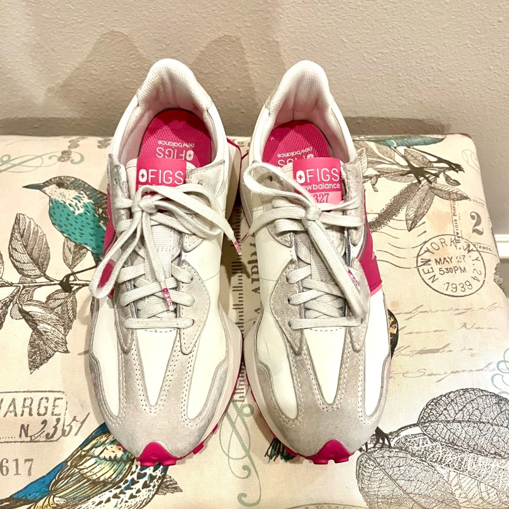 New Balance 327 x FIGS Pink, white/cream
Size Women’s 9.5 - Picture 4 of 13